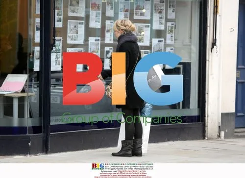 Katerina Ivanova shopping in Notting Hill