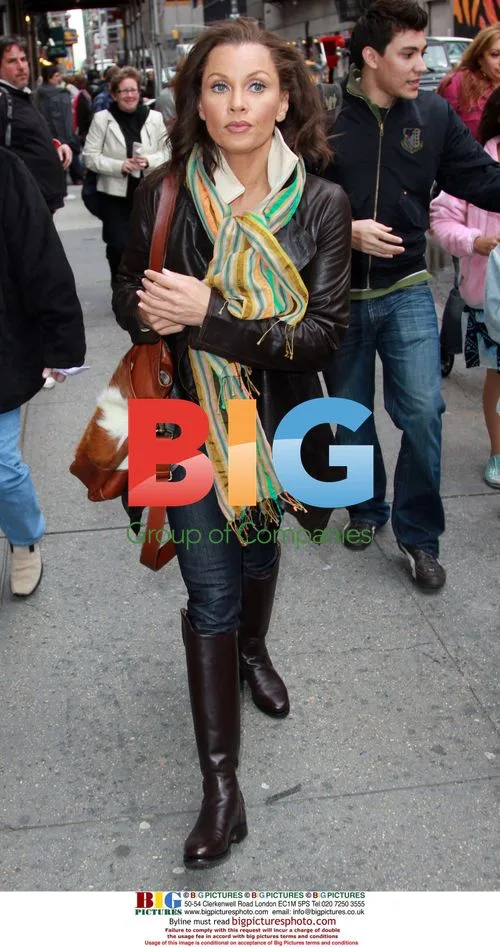 Vanessa Williams Signing Autographs in NYC