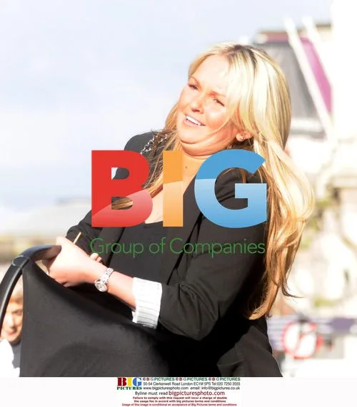 Jennifer Elison carries baby to dinner, Liverpool