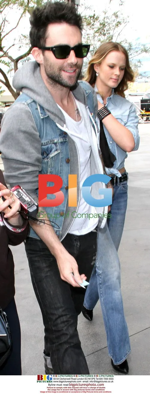 Adam Levine with girlfriend in LA