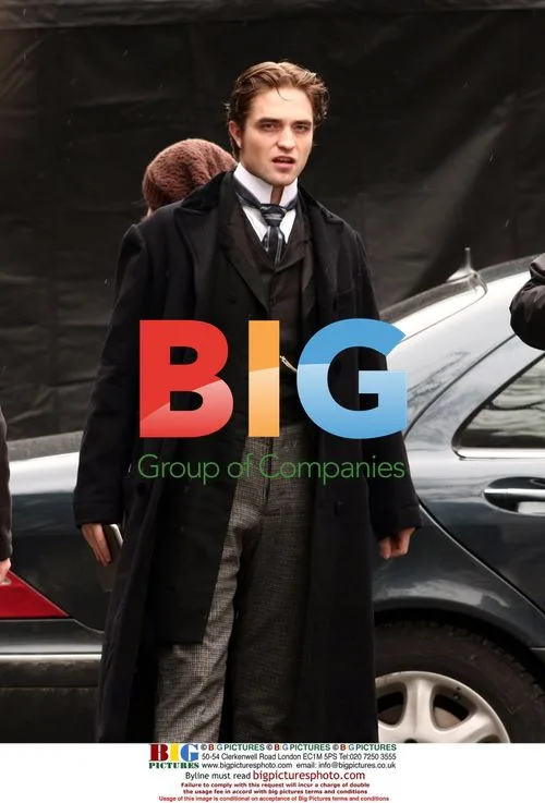 Robert Pattinson and Kristin Scott Thomas on Bel Ami set