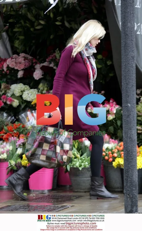 Claudia Schiffer Flower Shopping