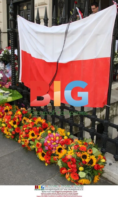 Polish citizens gather at embassy after plane crash