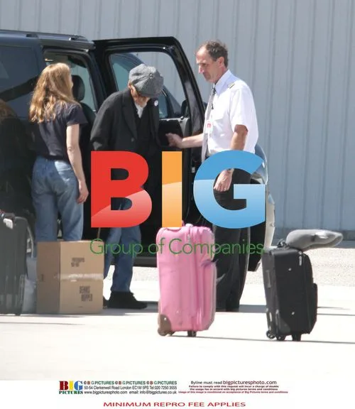 Dennis Hopper Leaving for Vacation