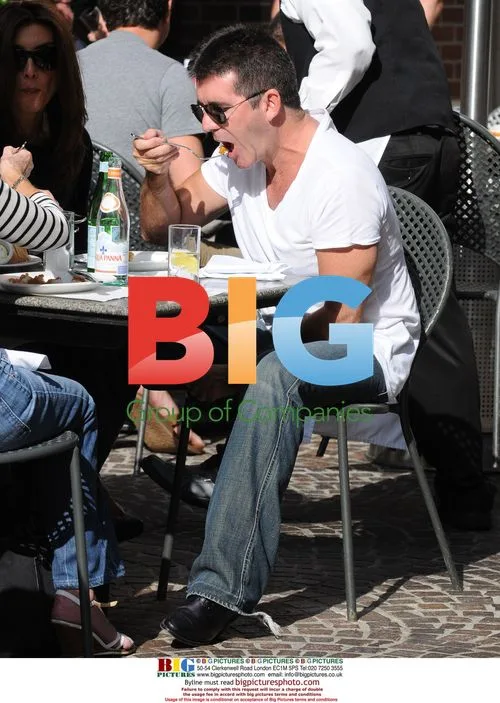 Simon Cowell out with fiance and family in Beverly Hills