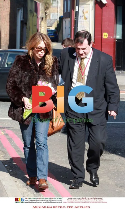 Billie Piper Stops at Florist