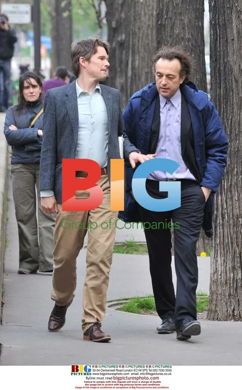 Ethan Hawke on set of "The Woman in the Fifth"