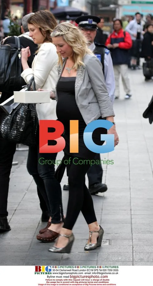Denise Van Outen and Lee Mead Shopping