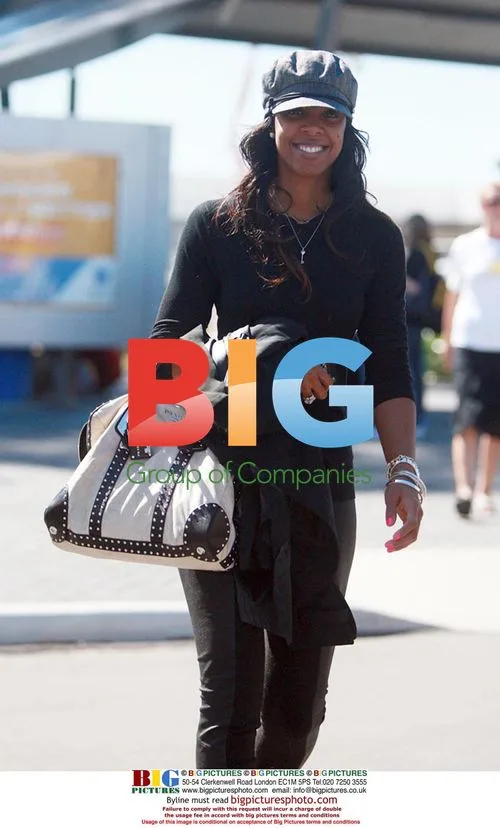 Kelly Rowland Arrives at Perth Airport