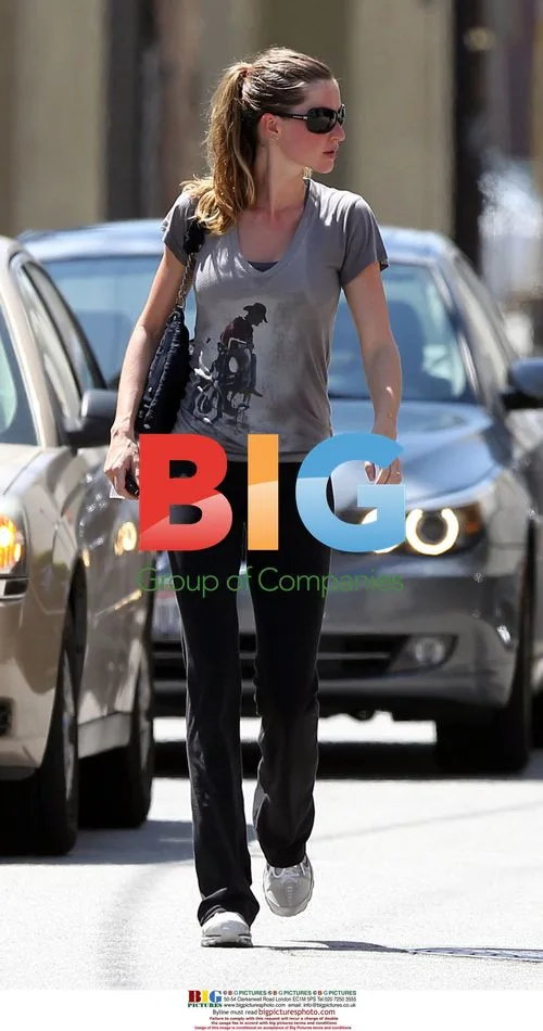 Gisele Bundchen Arrives at Gym