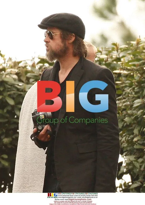 Brad Pitt and kids at the park in Venice