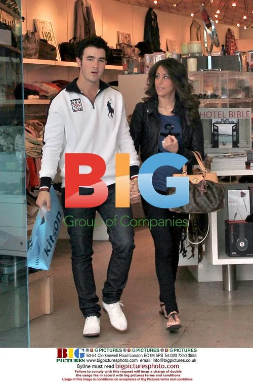 Kevin Jonas and Danielle Deleasa Shopping