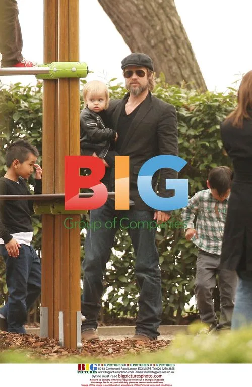 Brad Pitt with Kids at Park in Venice