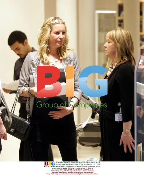 Denise Van Outen and Lee Mead Shopping