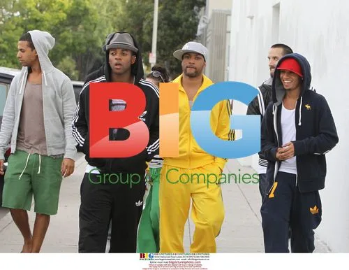 JLS Boys Leaving LA Studio