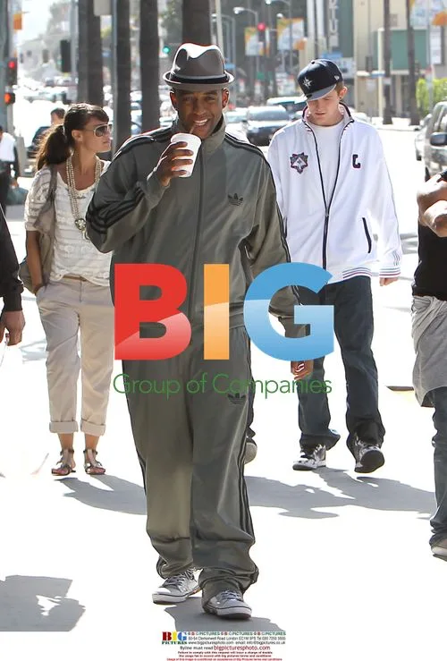 JLS and Dancers Take Lunch Break in LA