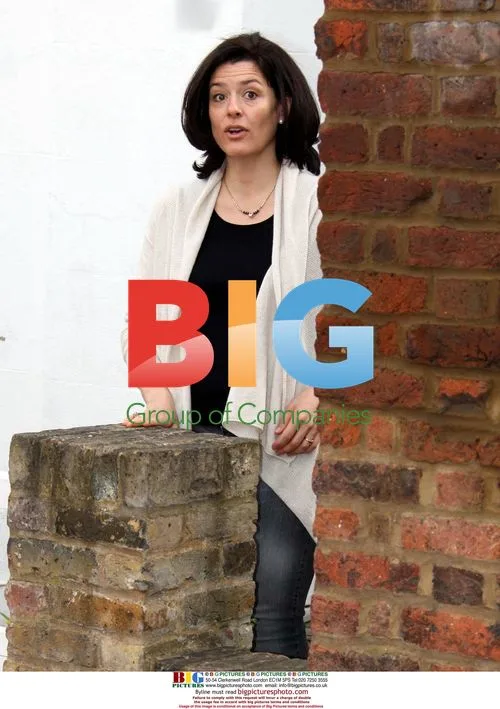 Miriam Gonzalez Durantez Leaves Home