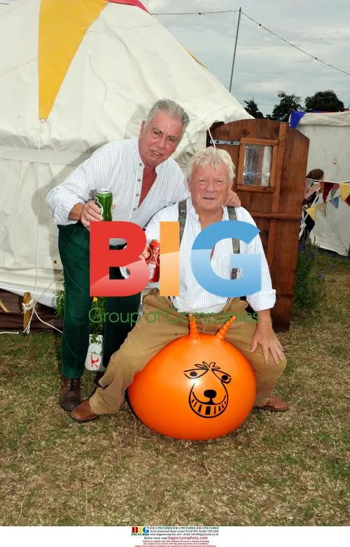 The Wurzels Perform at Camp Bestival