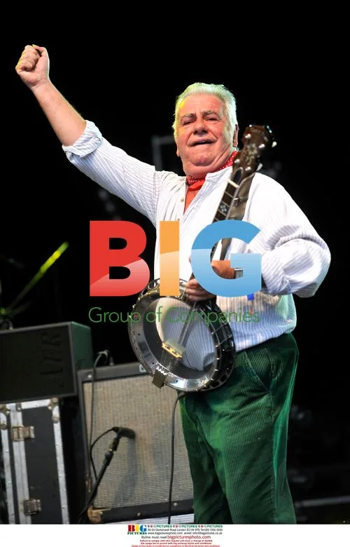 The Wurzels perform at Camp Bestival