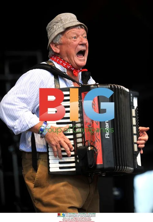 The Wurzels Performing at Camp Bestival