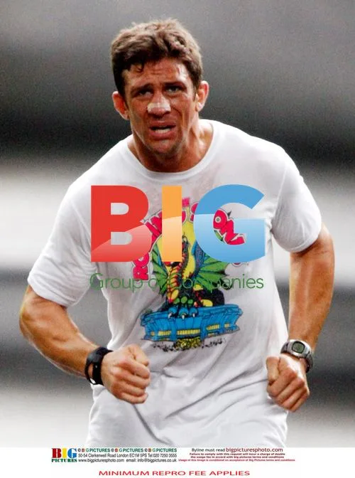 Alex Reid and Katie Price chat after jog