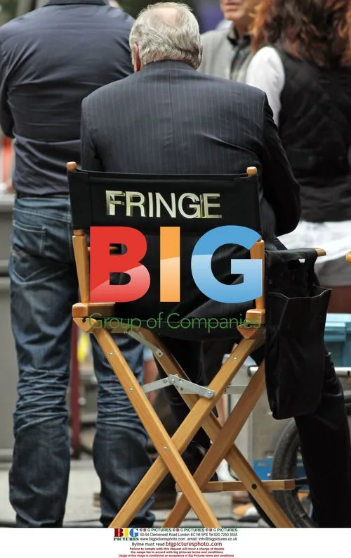 Anna Torv and John Noble on Fringe set