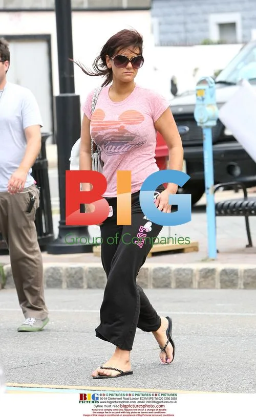 Jersey Shore Stars Doing Laundry