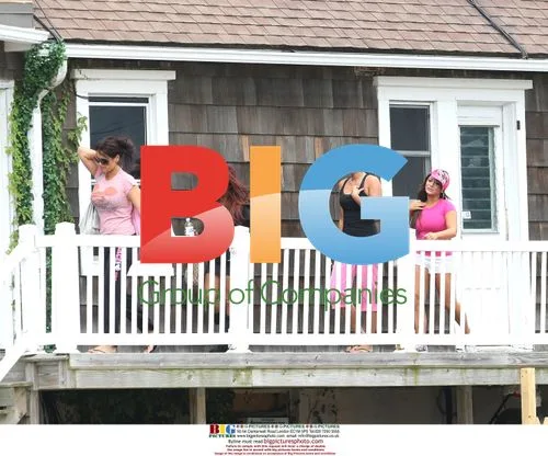Jersey Shore Stars Doing Laundry