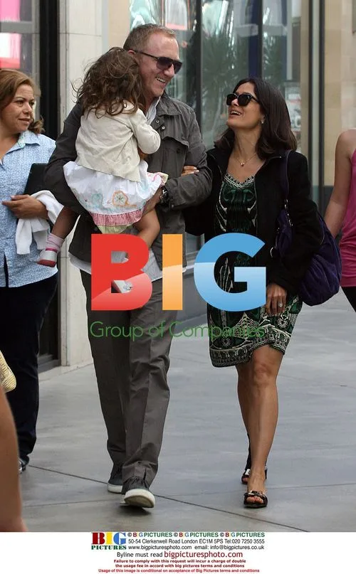 Salma Hayek shopping with family