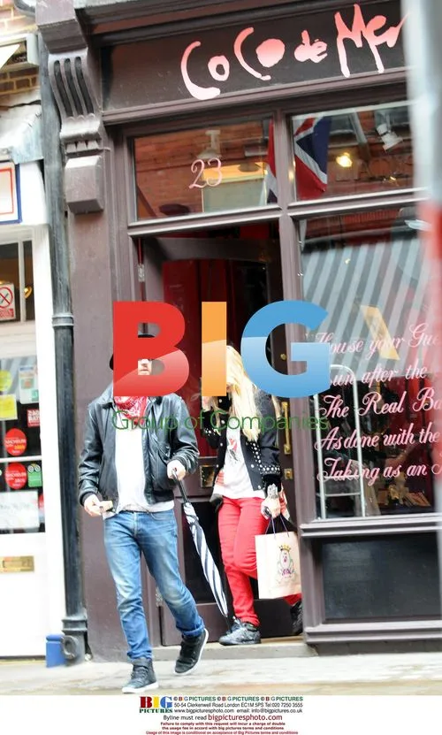 Mischa Barton and Lee Tinklin Leaving London Shop