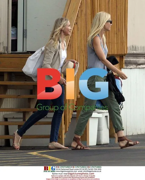 Gwyneth, Cameron and A-Rod Fly from NYC Heliport