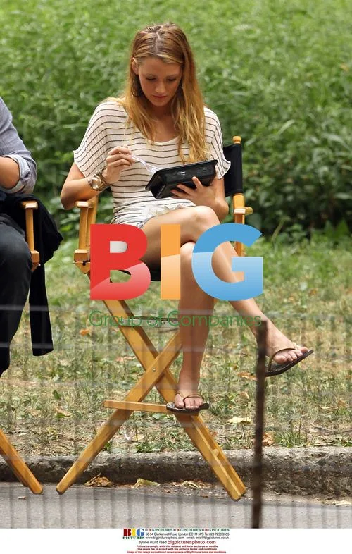 Blake Lively and Penn Badgely film 'Gossip Girl' in Central Park