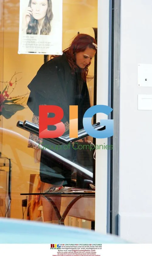 Florence Welch Visits Strobe Hair Salon