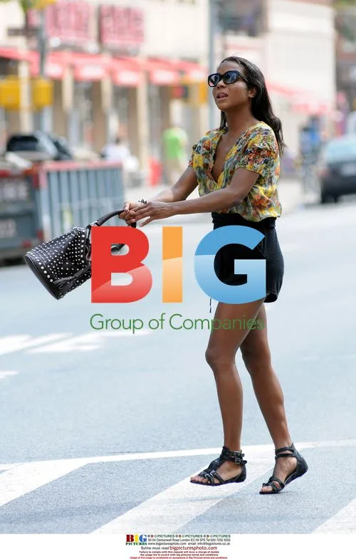Genevieve Jones Has Lunch in NYC