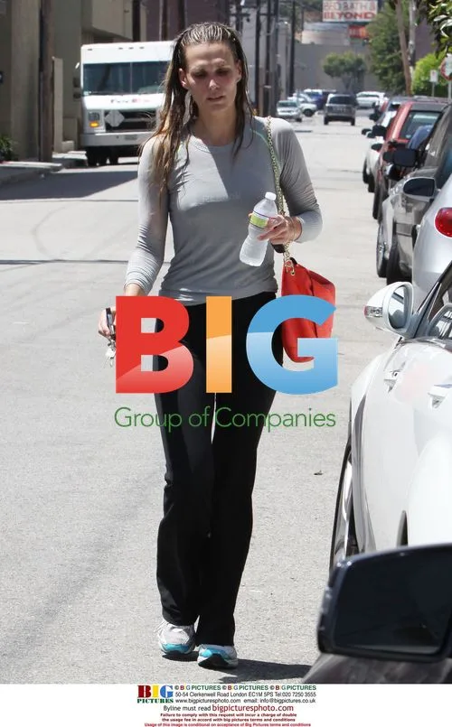 Molly Sims Leaving Gym