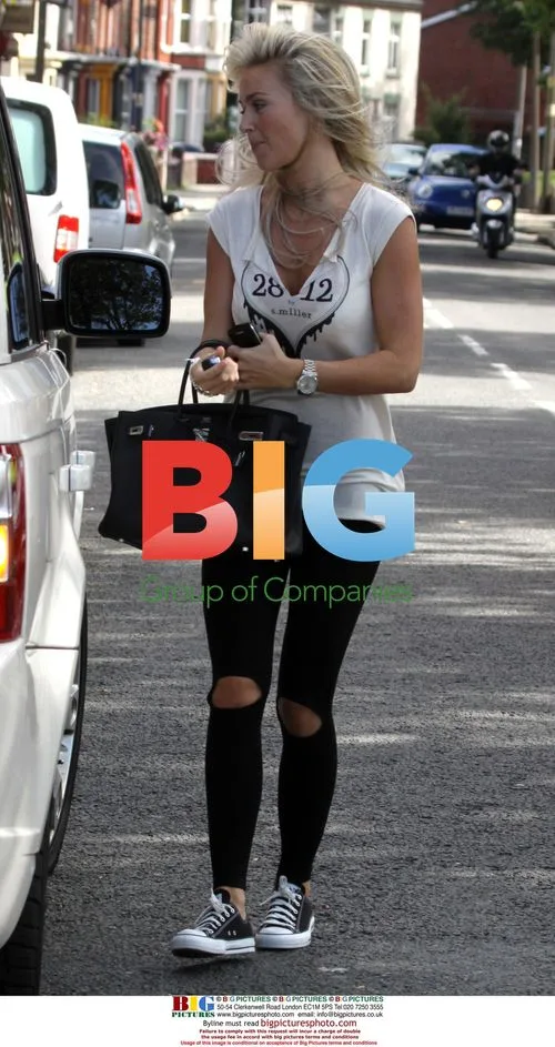 Alex Curran Gerrard leaves hairdresser