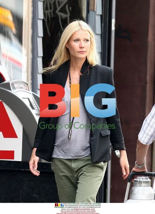 Gwyneth Paltrow on New York City Film Set