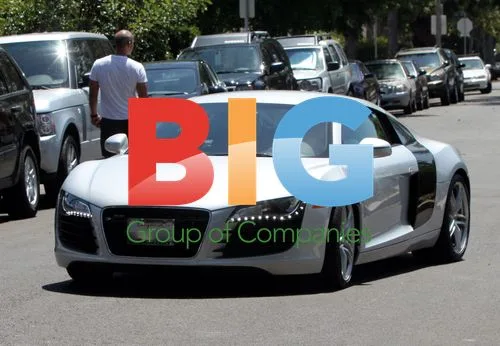 John Mayer Getting Into Audi R8 in LA
