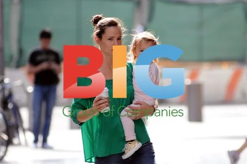 Jennifer Garner and Daughter Grab Coffee