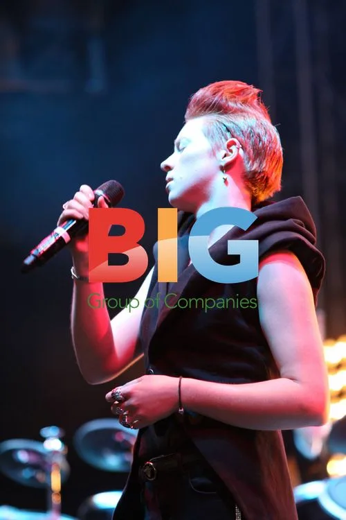 La Roux Performs at V Festival