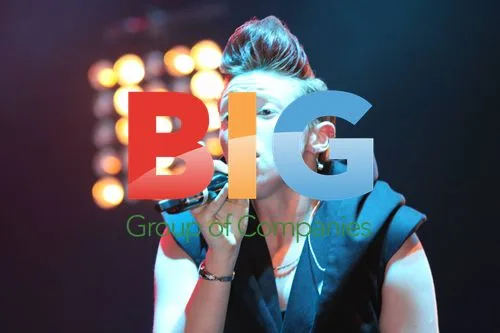 La Roux Performs at V Festival