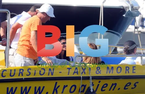 Gabriela Sabatini takes taxi boat in Croatia