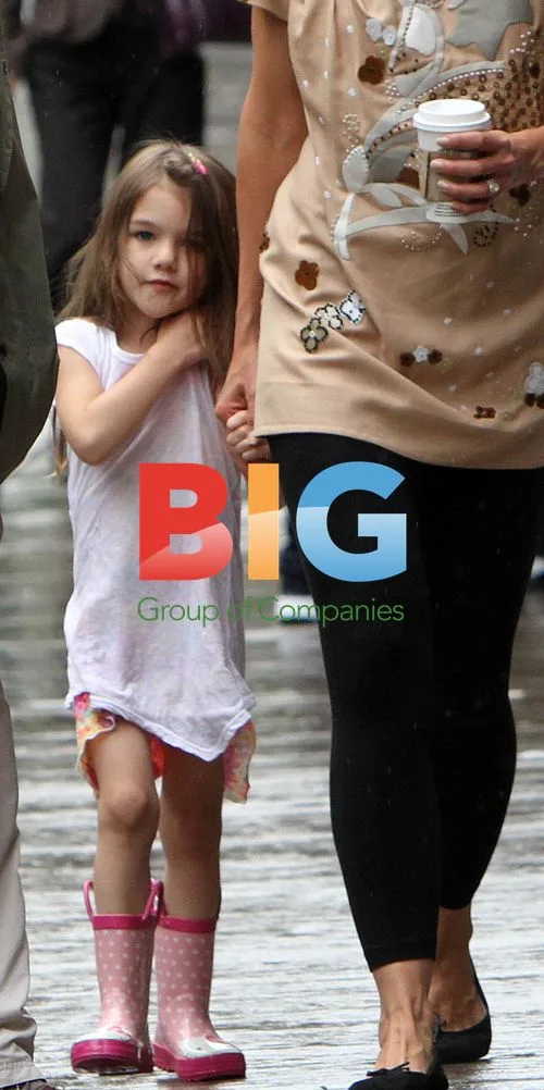 Katie Holmes and Daughters in Toronto
