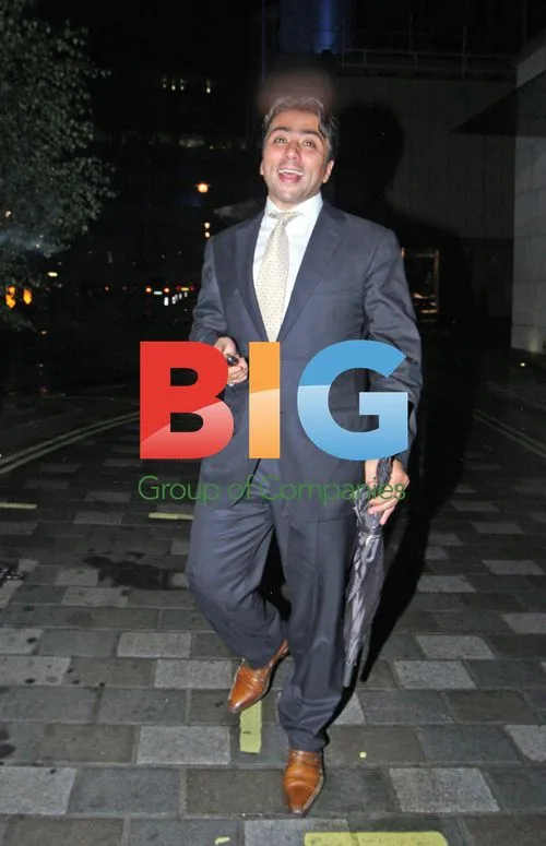 Kia Joorabchian Leaves London Restaurant