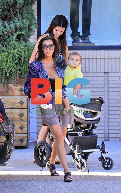 Kourtney Kardashian Shopping
