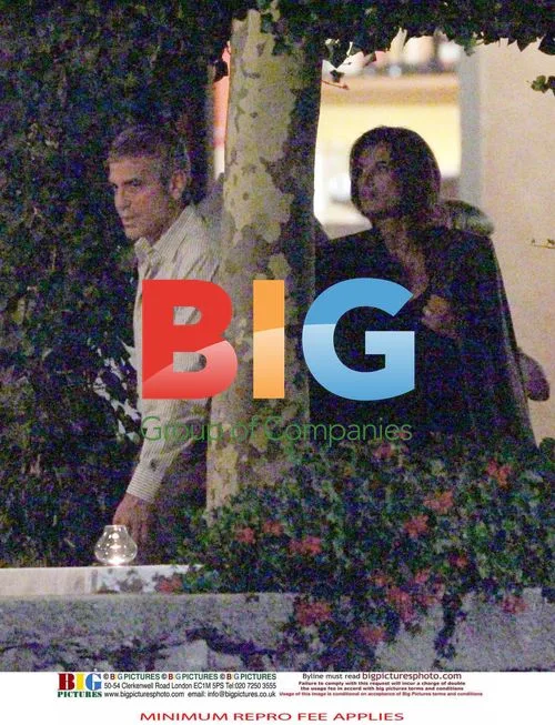 Clooney and Canalis Dine in Italy