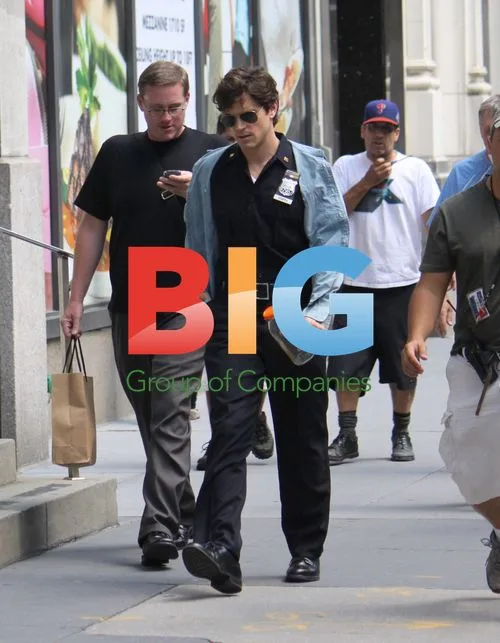 Matthew Bomer filming 'White Collar' in NYC