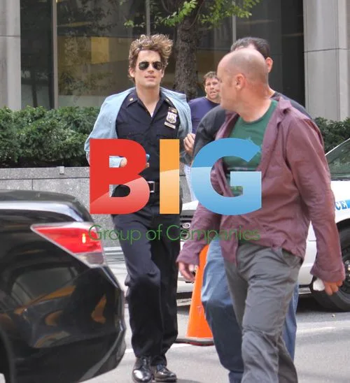 Matthew Bomer on 'White Collar' Set