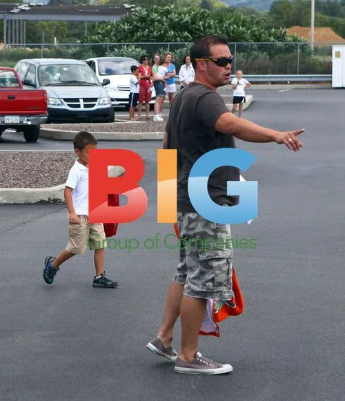 Jon Gosselin at Kids\' School Bus