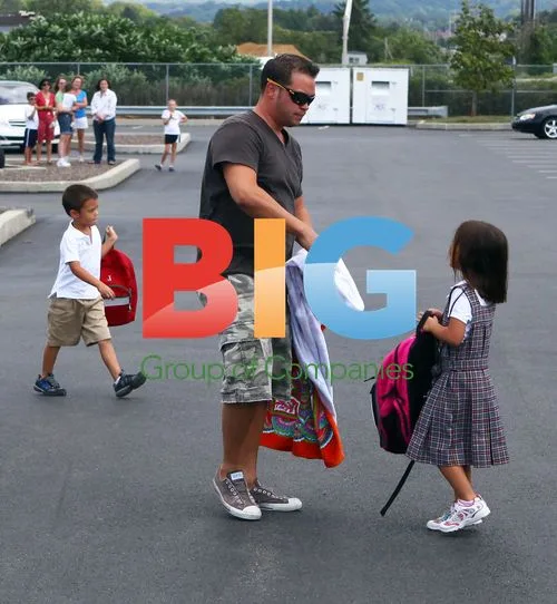 Jon Gosselin at kids' school bus
